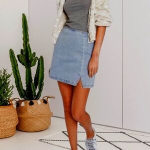 Free Spirited Wild Fable Sexy Denim Mini Skirt Mid Wash Blue W4 Straight Stretch